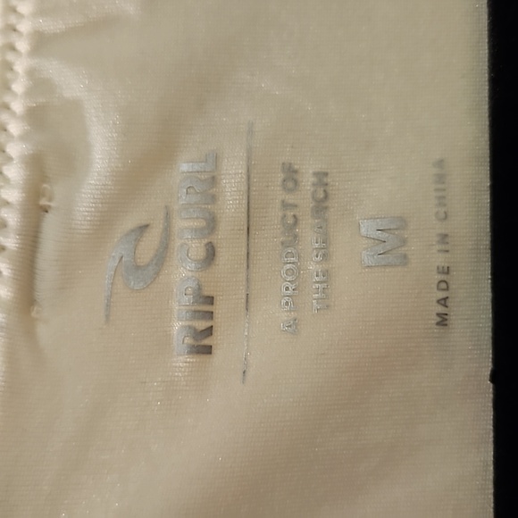 Rip Curl 1pc Bathingsuit - Picture 3 of 6